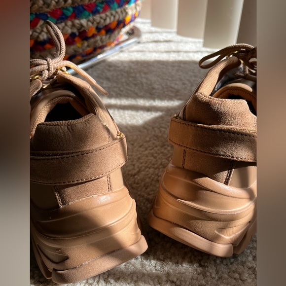 Shoe Dazzle sneakers size 10 - Picture 6 of 7